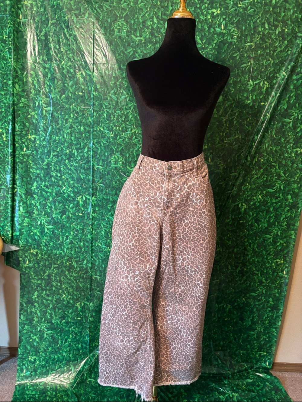 Arizona Jean Company Wide-Leg Pants in Taupe Leopard